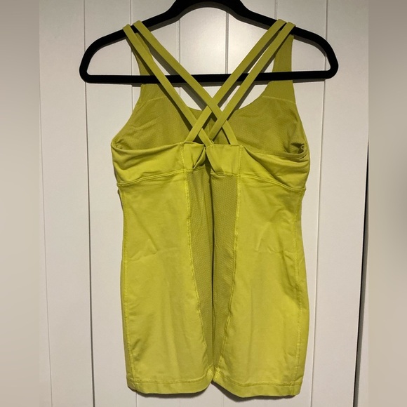 Lululemon Strappy Back Power Y Tank Top Built-In Bra Yellow Green Size 6 - Picture 2 of 4